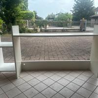 Mobile / supporto per pianola elettronica