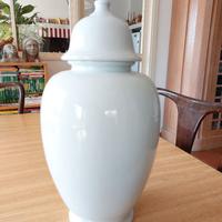 PORTA LAMPADA di PORCELLANA bianca CAPODIMONTE, co