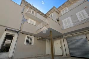 CASA SEMINDIPENDENTE A FRATTAMAGGIORE