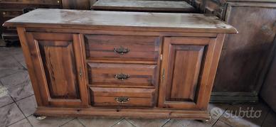 Madia in credenza