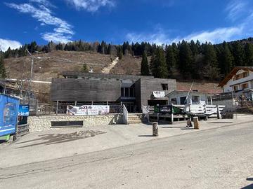 Immobile in asta di 2748 m² con più di 5 locali a 
