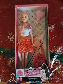 Bambola Lara Super Fashion 30 Cm - 
