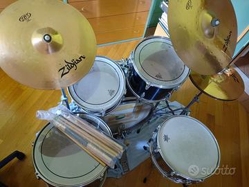 Batteria acustica Tama e piatti Zildjian