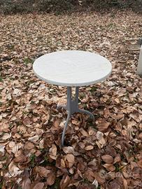 Tavolino da esterno vintage in metallo