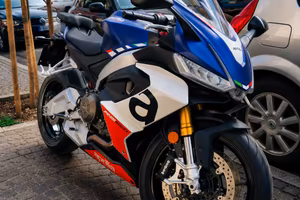 Aprilia RS 660 Tribute 2025 – 1.800 km – Garanzia