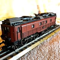 locomotore svizzero Be 4/6 Roco made in Austria