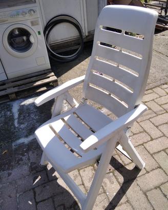 Lettino da giardino con ruote usato