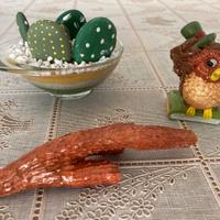 Decorazione casa: gufo con ramo e piantina cactus