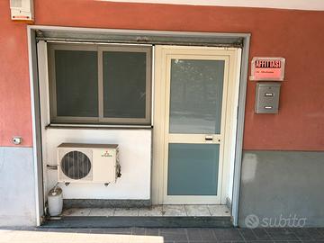 Negozio/ufficio via caliri