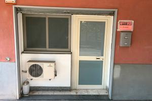 Negozio/ufficio via caliri