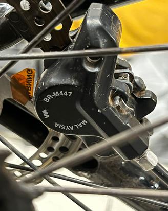 Freni a disco idraulici Shimano BR-M447 ant + post