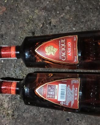 2 butiglie cacique anejo rom