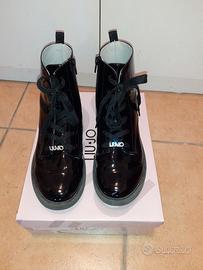 Stivaletti vernice neri vera pelle by Liu-Jo