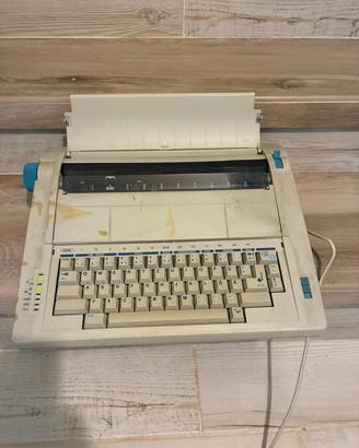 Macchina da scrivere elettronica  Triumph Adler