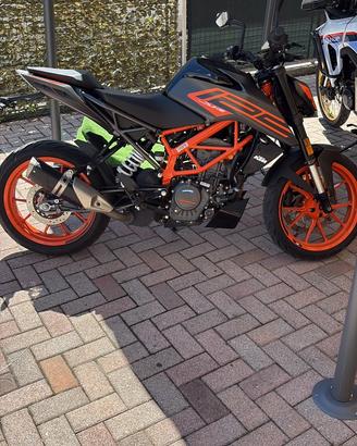 KTM duke 125