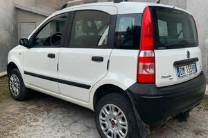 Fiat Panda 4x4 1.3MJT con GANCIO TRAINO