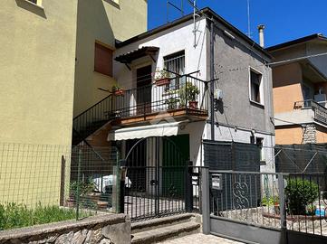 3 LOCALI A AMELIA