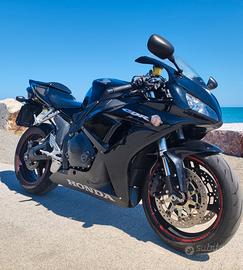 Honda CBR 1000 RR 