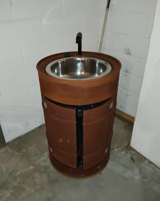 Lavandino artigianale ricavato da barile 220L