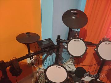 Batteria elettronica con bacchette