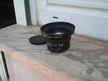 Nikon d 20 2.8