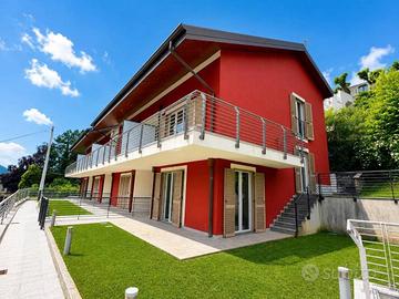 Villa di 227 m² con più di 5 locali e box auto dop