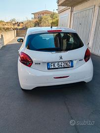 Peugeot 208 - 2025