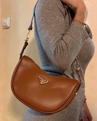 Borsa a spalla Prada Arqué small in pelle