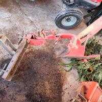 Aratro per smovere terra agricolo giardino 