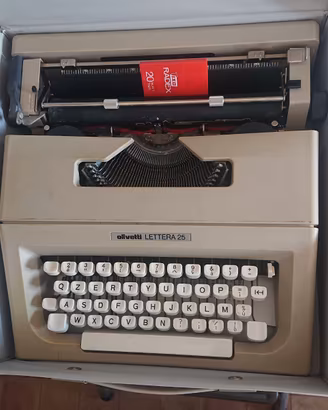 Olivetti LETTERA25 macchina da scrivere