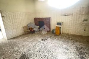 3 LOCALI A CAMPOSANO