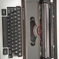 macchina da scrivere vintage 