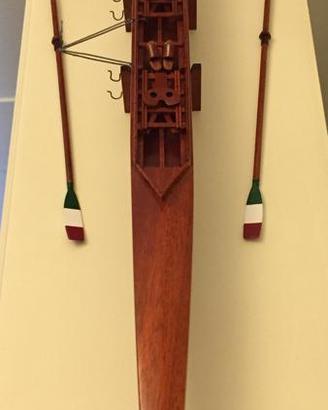 Modellino barca canottaggio da collezione