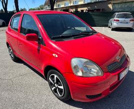 TOYOTA Yaris anno 2003 neopatentati come nuova