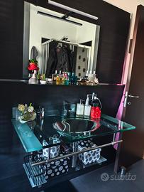 Lavabo sospeso in vetro con specchio 