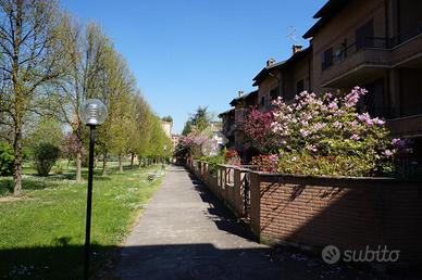 VILLA A SCHIERA A MODENA