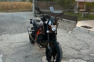 KTM Duke 690