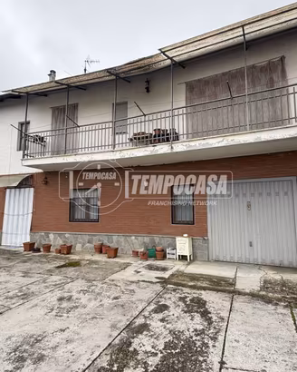 CASCINA SEMINDIPENDENTE