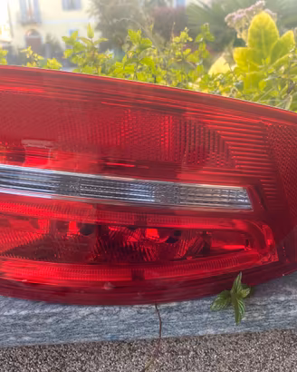 Fanale posteriore audi 3 8pa