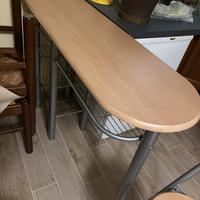 Scrivania con 2 sgabelli