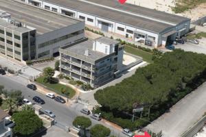 Capannone via aldo moro monopoli