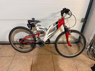 Mountain bike 24 ammortizzata ragazzo/a