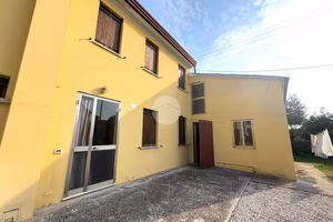 VILLA A SCHIERA A VIGONZA