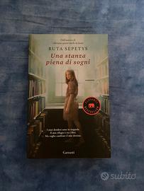 Libro Una stanza piena di sogni