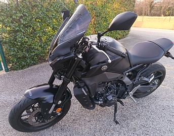 YAMAHA MT-09