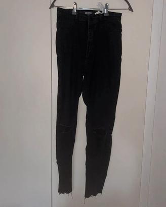Jeans skinny nero Zara con strappi sulle ginocchia