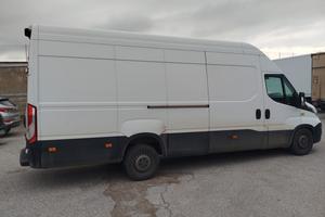 IVECO Daily 35S17V 3.0 HPT PLM-TA Furgone

