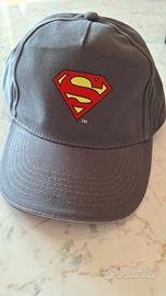 cappellino grigio superman 