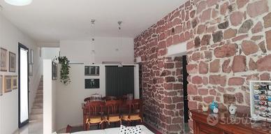 Incantevole casa indipendente con giardino