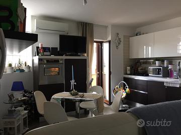 Appartamento arredato con box auto